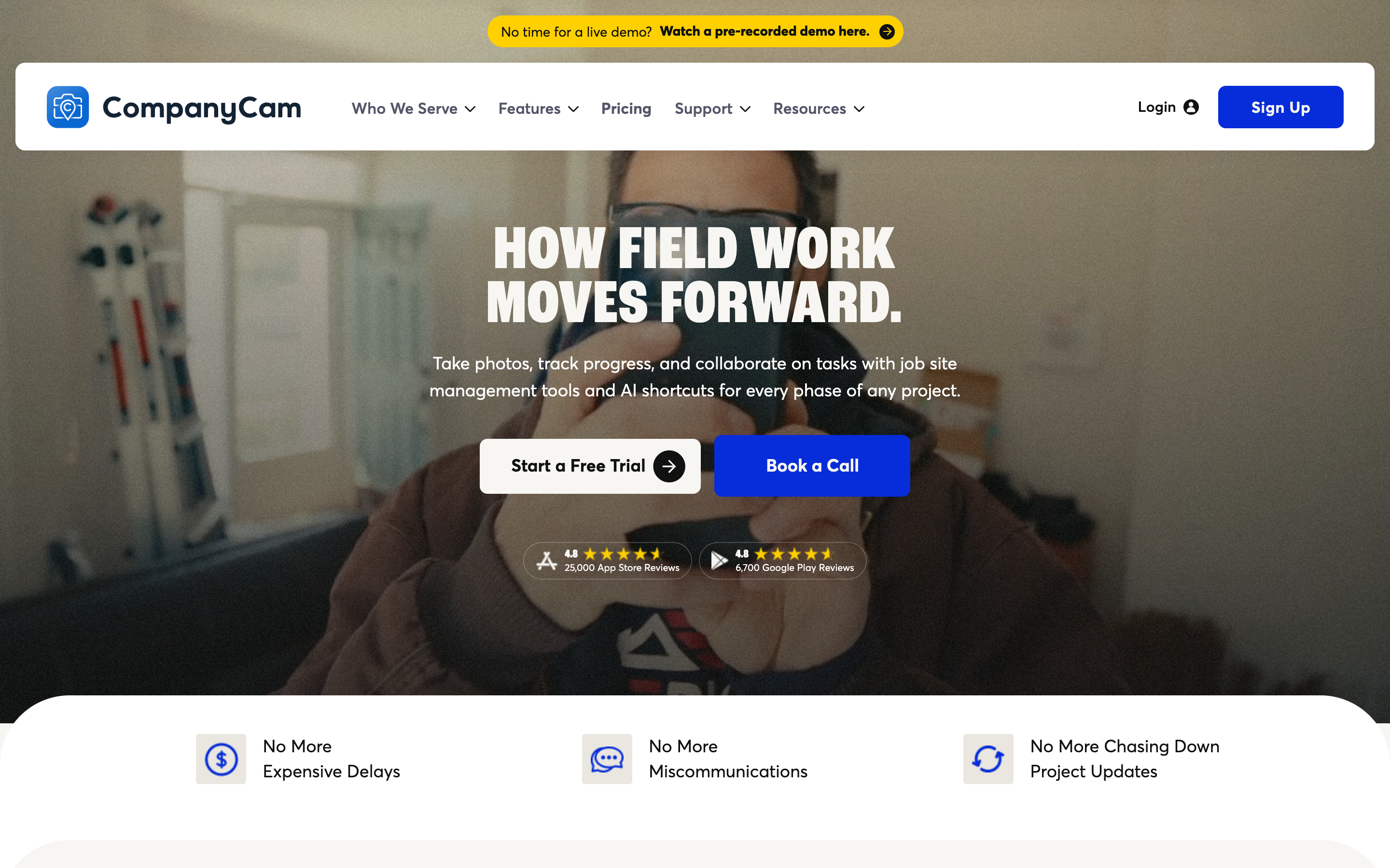 CompanyCam homepage: how field work moves forward, with 4.8-star ratings across 25,000 App Store reviews